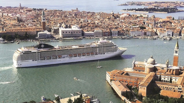 Venezia a numero chiuso di turisti, pro e contro per economia e turismo