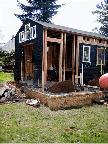 Come costruire casa con pochi soldi: il garage abitato