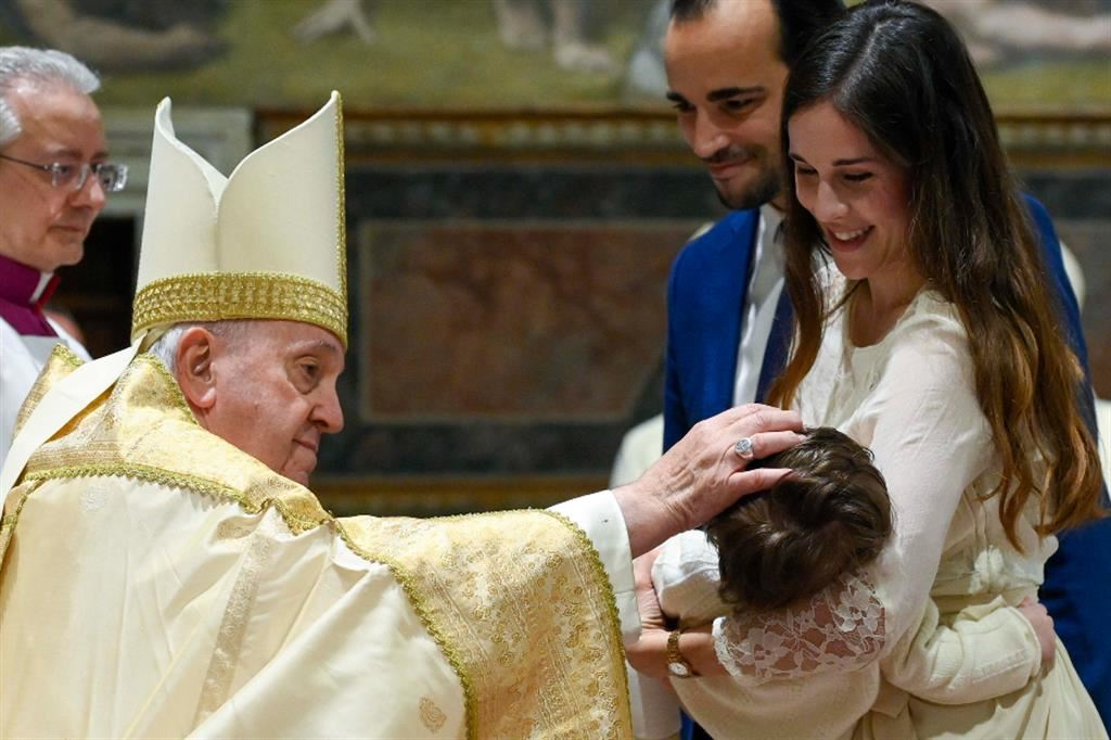 quanto guadagna il papa