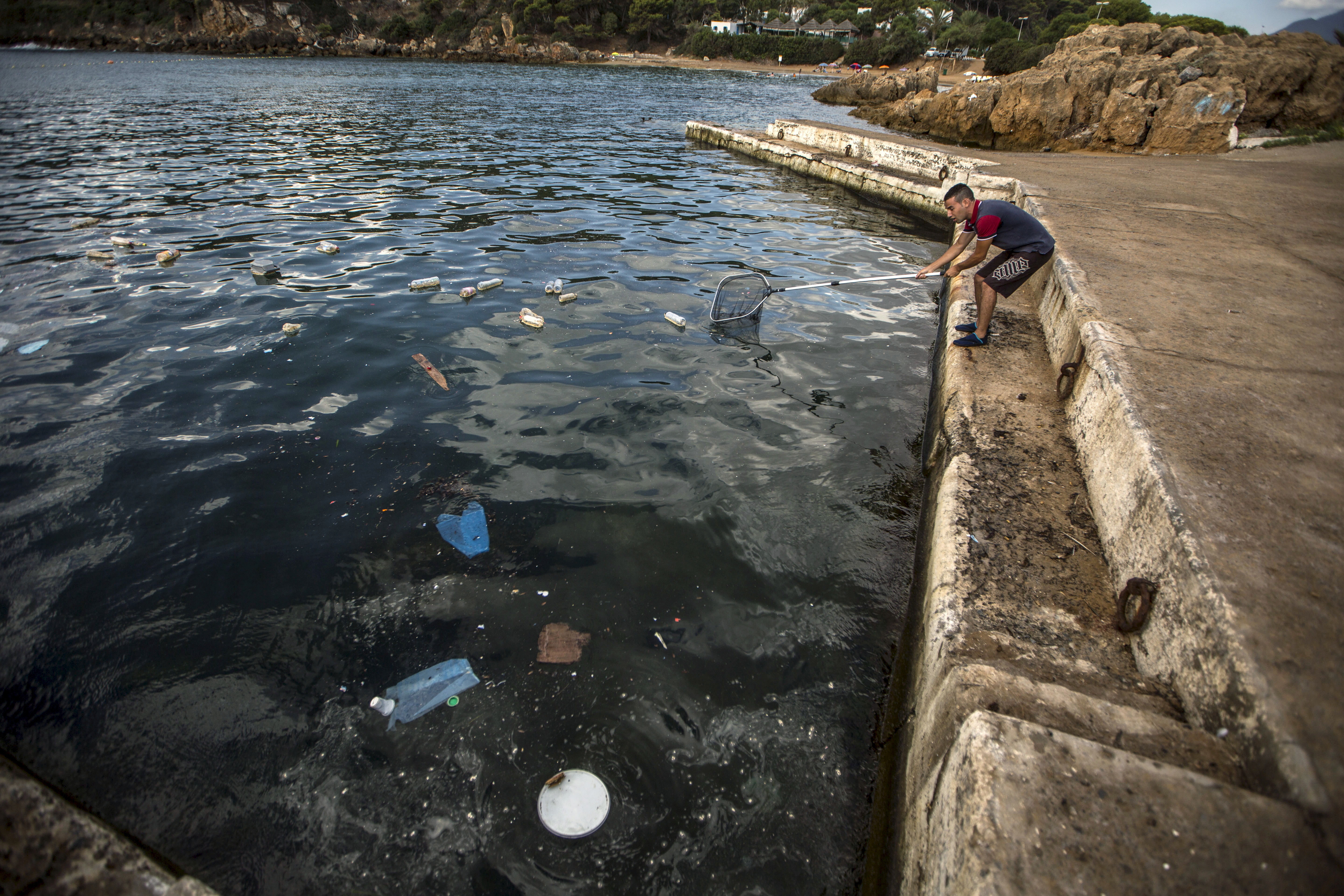 cosa fare per l'inquinamento della plastica negli oceani