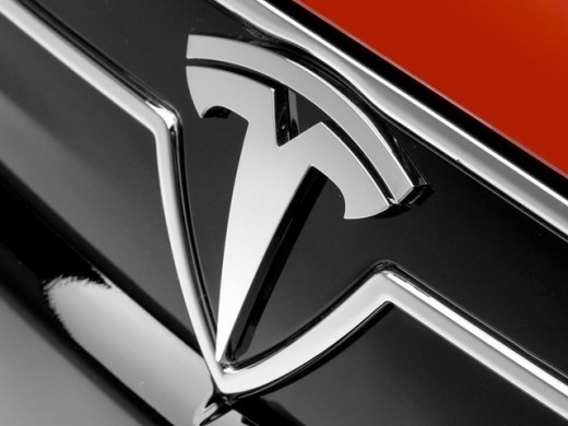 Azioni Tesla : Target Price a 1.200 dollari perchè "ancora non ha finito di crescere"