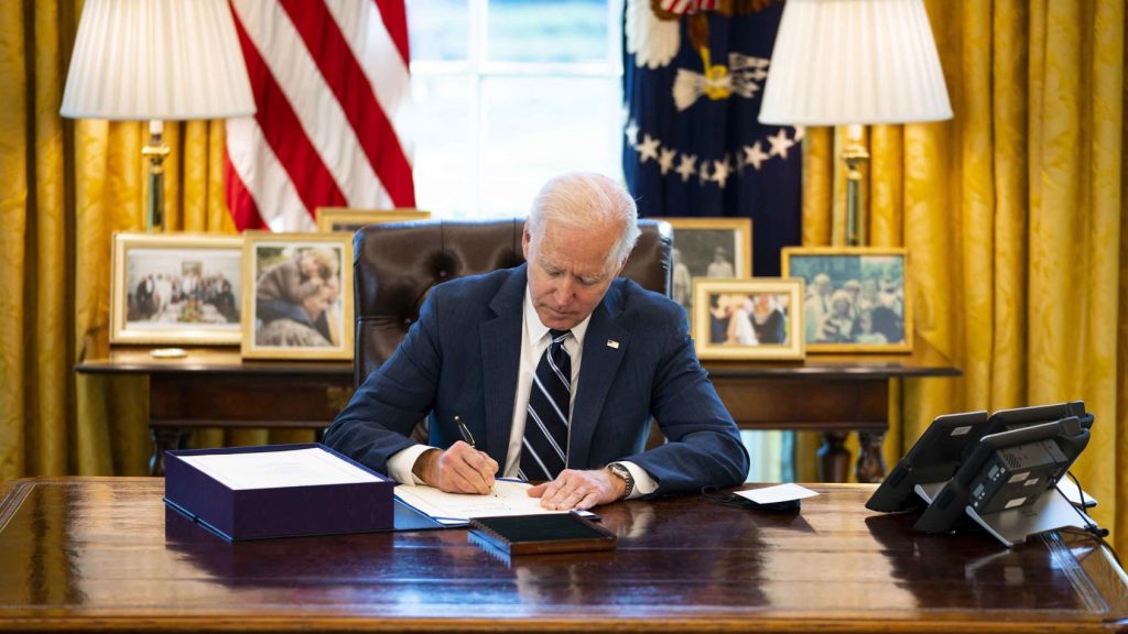 Mercato Azionario Oggi: Nuovi Massimi per S&P e Bitcoin con gli stimoli di Biden