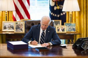 Mercato Azionario Oggi: Nuovi Massimi per S&P e Bitcoin con gli stimoli di Biden