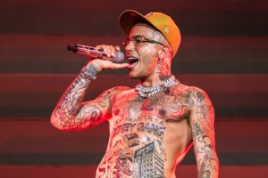 Sfera Ebbasta: Ecco Quanto Guadagna per i Concerti e il suo Patrimonio Totale